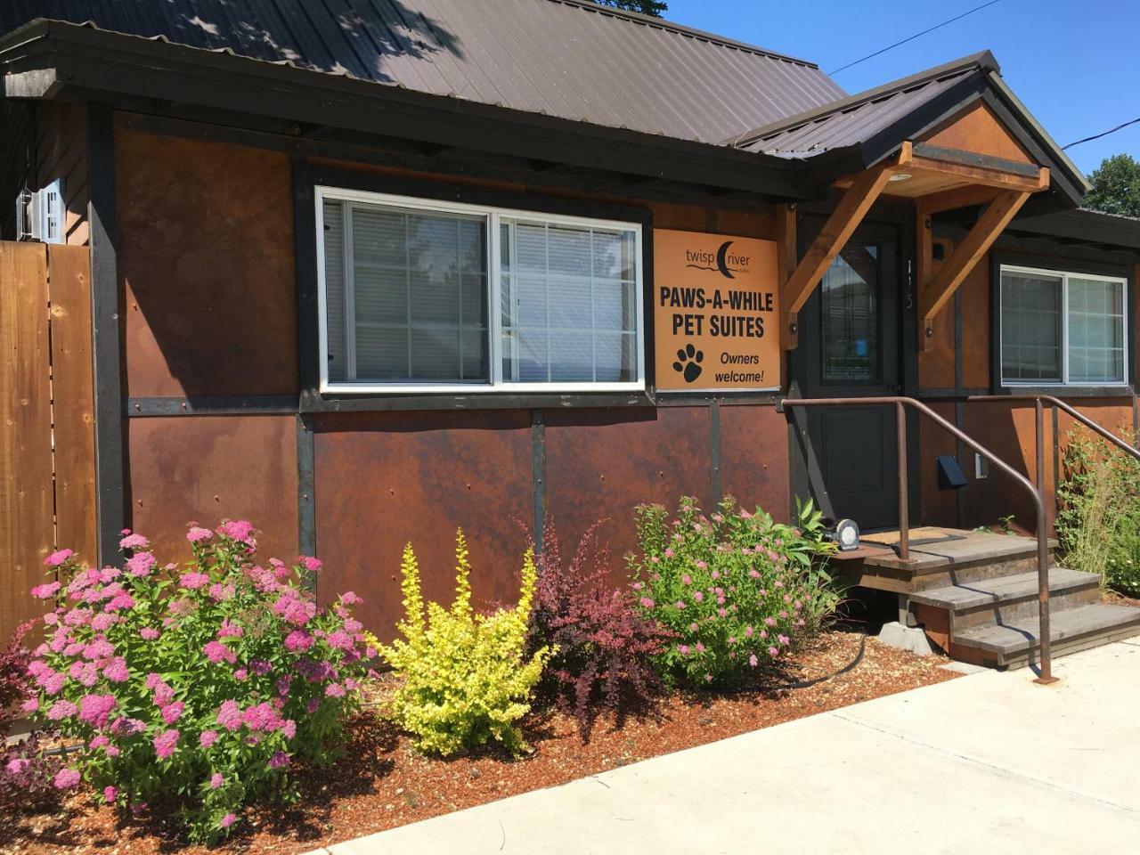 Twisp River Suites Exterior photo